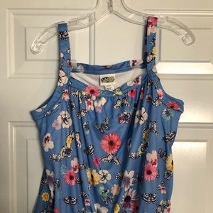 Collections tank with built in bra size m new!